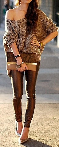 Calça legging dourada, com tricô fashion, fica lindo!